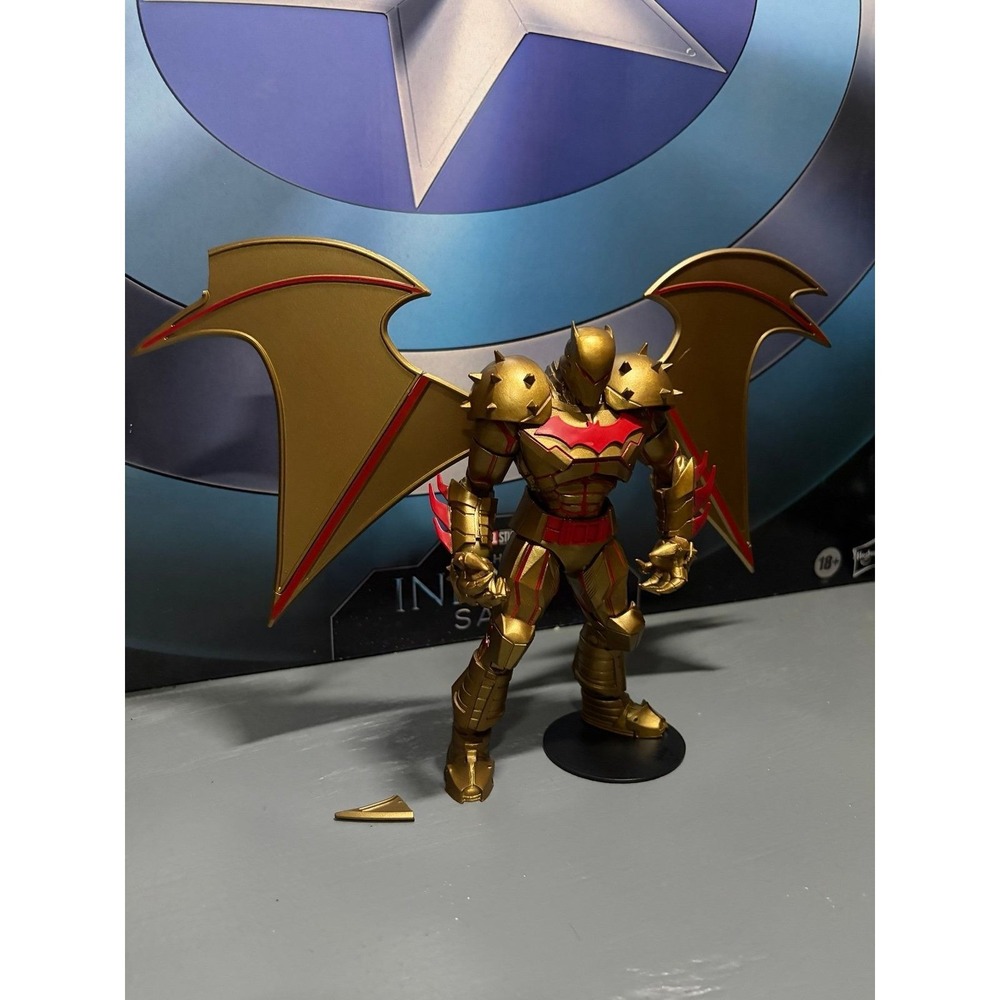 Mcfarlane DC Multiverse - Batman (Gold Hellbat Suit) - Picture 4 of 10